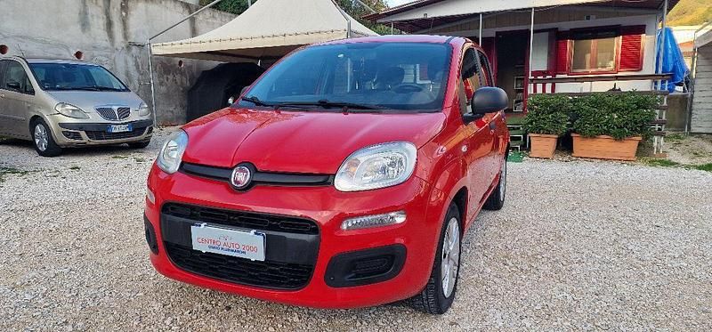 Usata Fiat Panda Easy 69 CV (50 kW) 2017 Rosso Utilitaria