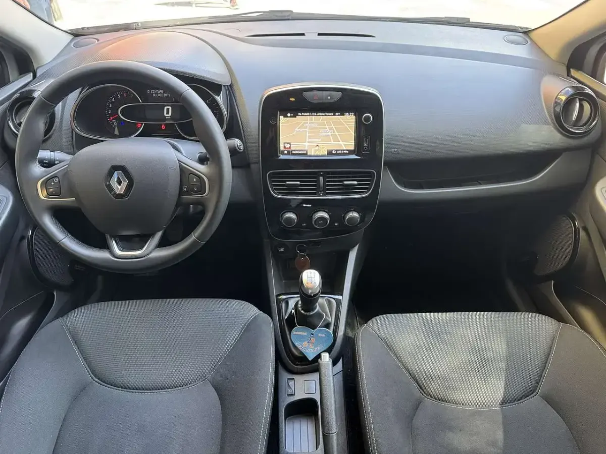 Usata Renault Clio V 90 CV (66 kW) 2020 Argento Berlina