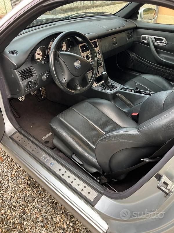 Usata Mercedes SLK200 192 CV (141 kW) 2001 Grigio Cabrio
