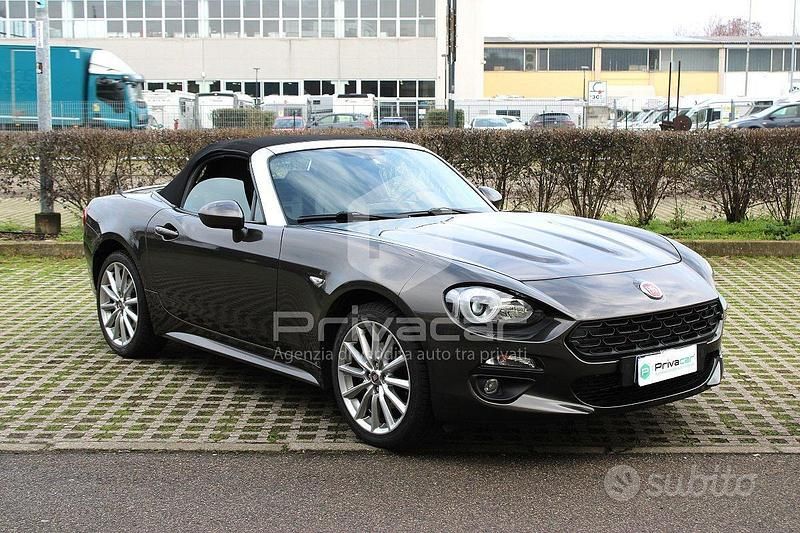 Usata Fiat 124 Spider Lusso 140 CV (102 kW) 2017 Grigio Cabrio