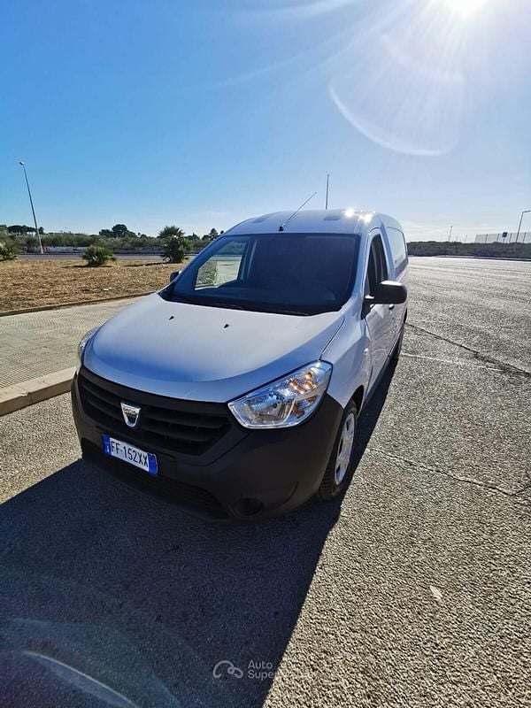 Usata Dacia Dokker Ambiance 75 CV (55 kW) 2016 Bianco Monovolume