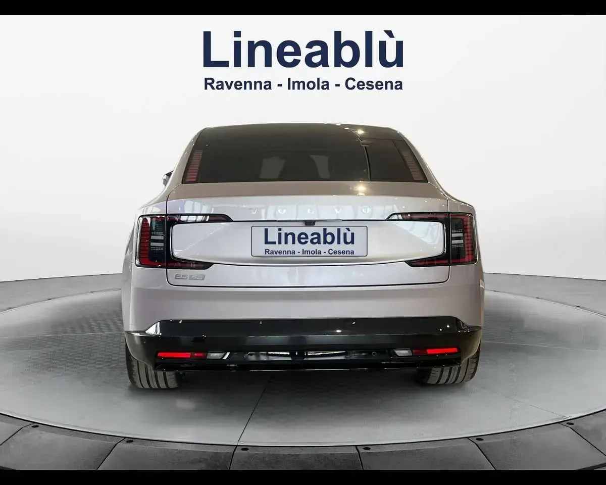 Nuova Volvo ES90 Ultra 139 kW (190 CV) 2026 Aurora silver Berlina