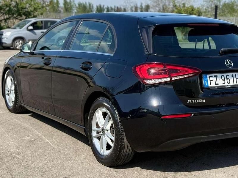 Gebraucht Mercedes A180 116 PS (85 kW) 2019 Other Limousine