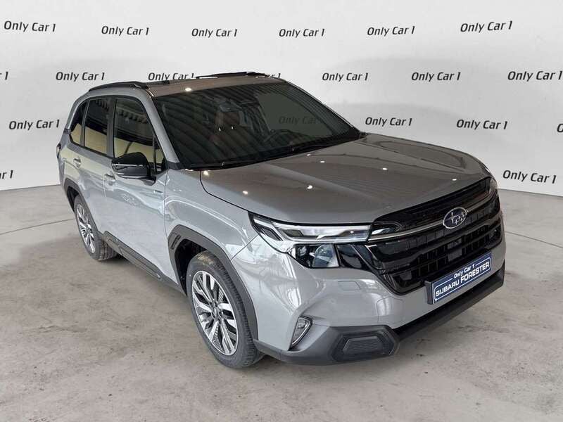 Grigio Usata 2024 Subaru Forester Premium SUV | 42.400 € - Immagine 1/4
