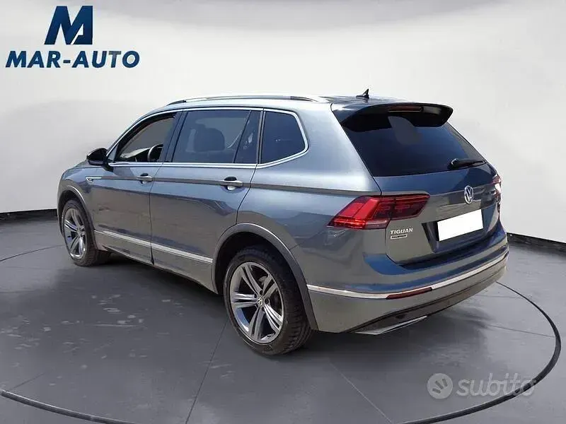 Usata VW Tiguan Allspace Advance 200 CV (147 kW) 2021 Grigio SUV