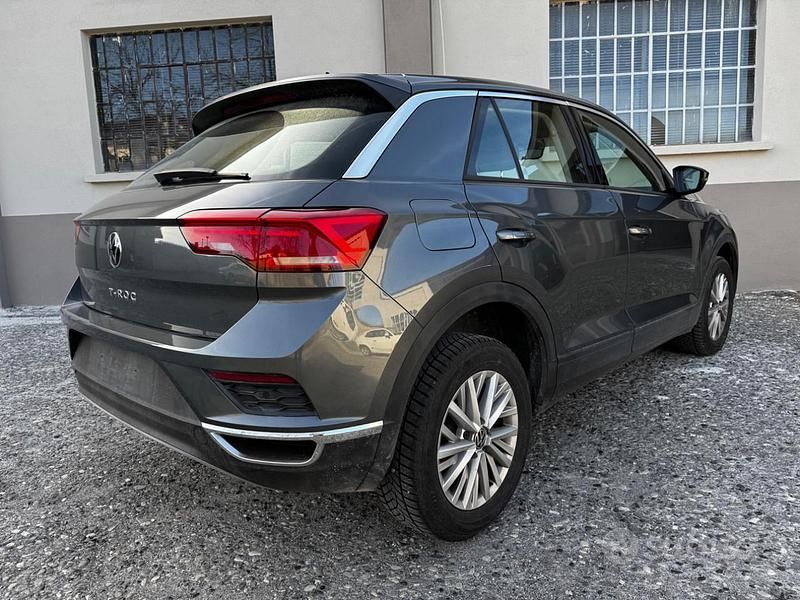 Usata VW T-Roc Business 110 CV (80 kW) 2021 Grigio SUV