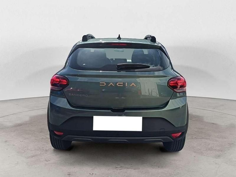 Usata Dacia Sandero Expression 91 CV (66 kW) 2024 Verde Utilitaria
