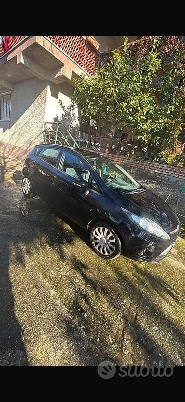 Usata Ford Fiesta 95 CV (69 kW) 2012 Utilitaria