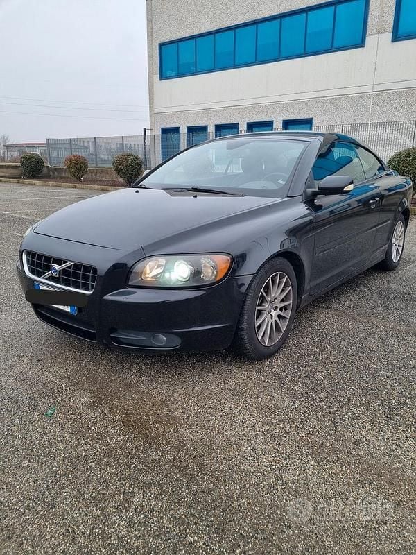 Usata Volvo C70 Summum 182 CV (133 kW) 2007 Nero Cabrio