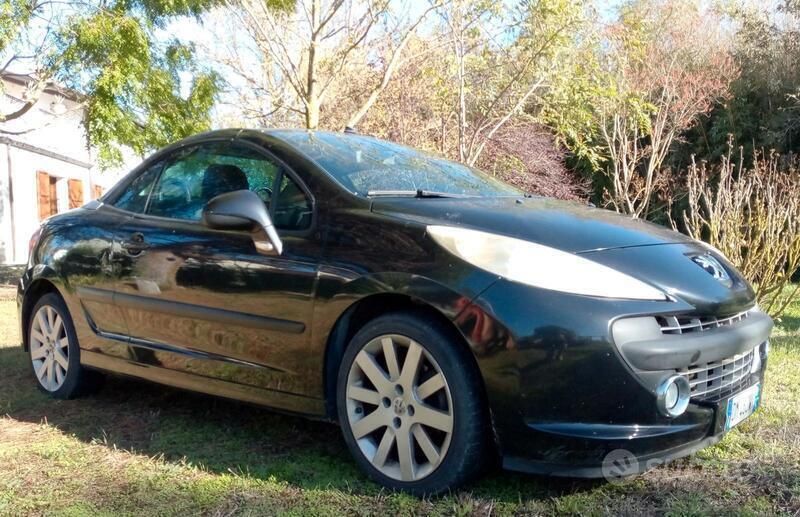 Usata Peugeot 207 CC 120 CV (88 kW) 2008 Nero Cabrio