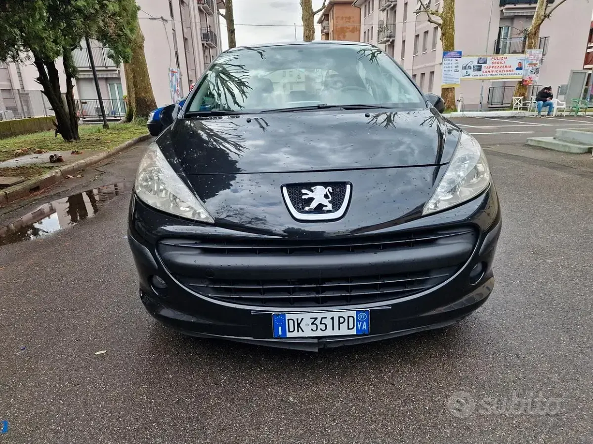 Gebraucht Peugeot 207 73 PS (53 kW) 2007 Schwarz Limousine