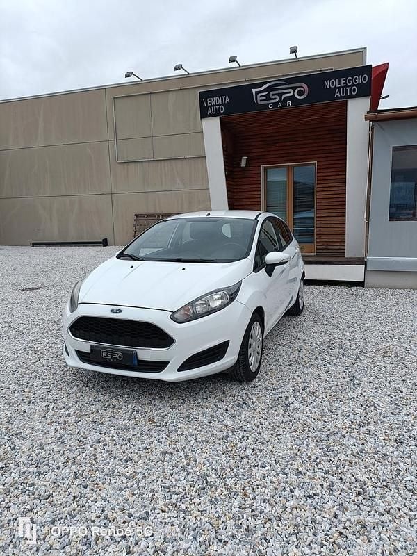 Usata Ford Fiesta Business Edition 75 CV (55 kW) 2016 Bianco Berlina