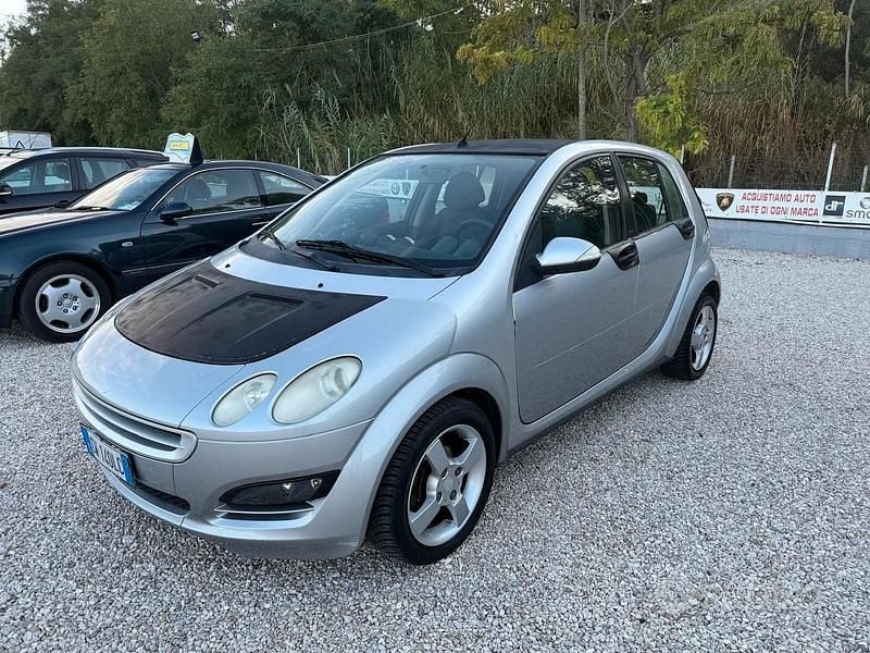 Usata Smart ForFour Passion 95 CV (69 kW) 2005 Grigio Utilitaria
