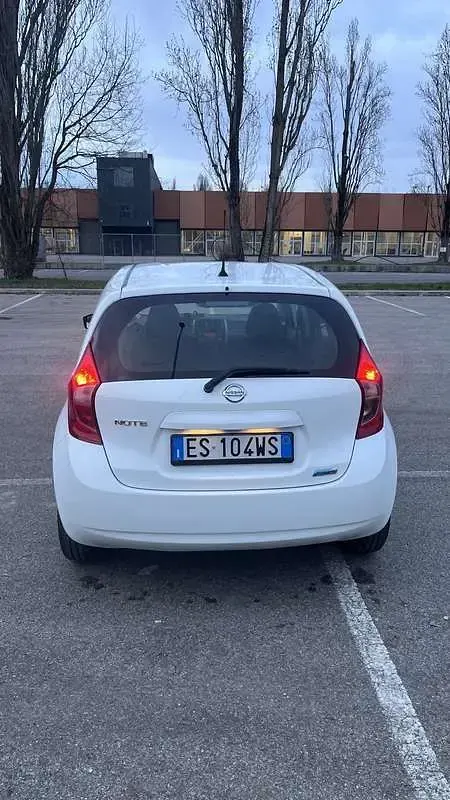 Usata Nissan Note Acenta 90 CV (66 kW) 2013 Bianco Utilitaria