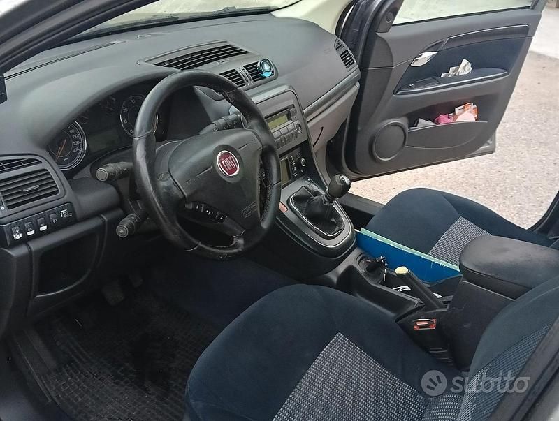 Usata Fiat Croma 150 CV (110 kW) 2008 Grigio Station wagon