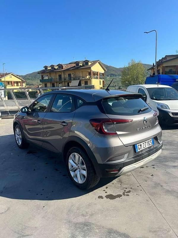 Usata Renault Captur Equilibre 91 CV (66 kW) 2022 Grigio SUV