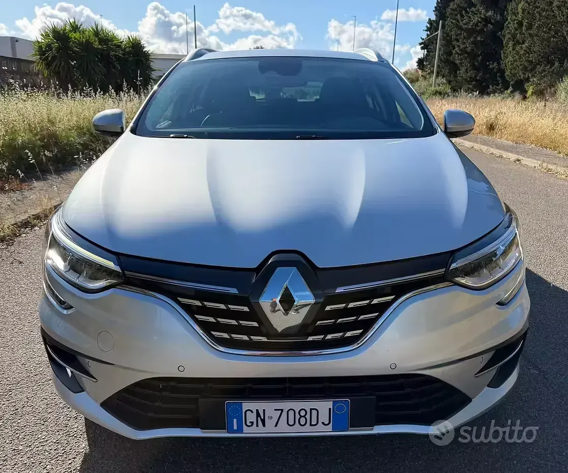 Usata Renault Mégane GrandTour 116 CV (85 kW) 2023 Grigio Station wagon