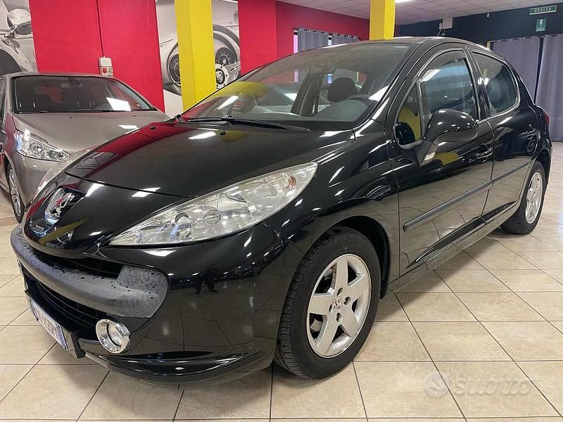 Nero Usata 2009 Peugeot 207 Sport Tre volumi | 3500 € (Buon prezzo) - Immagine 1/4