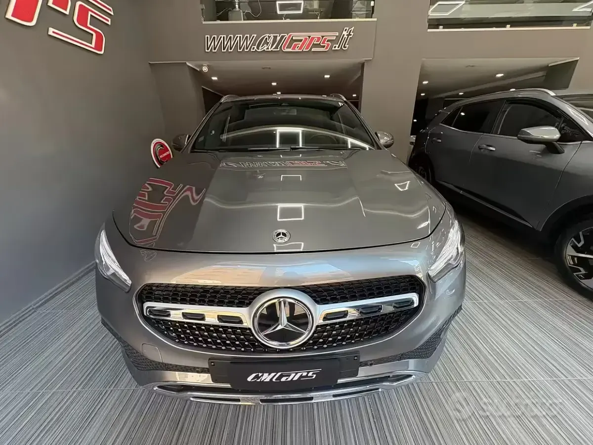 Usata Mercedes GLA200 150 CV (110 kW) 2022 Grigio SUV
