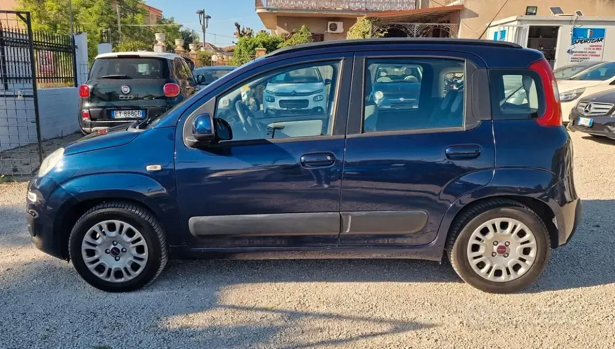 Usata Fiat Panda Lounge 69 CV (50 kW) 2012 Blu Utilitaria