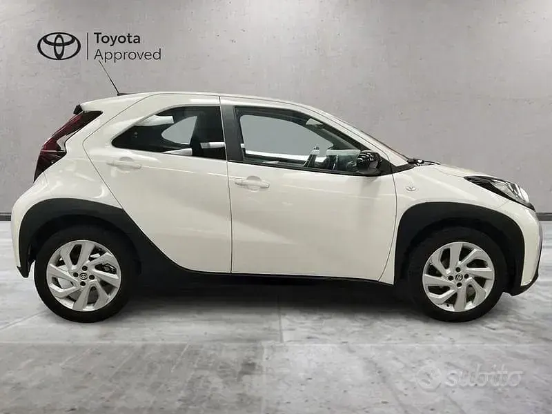 Usata Toyota Aygo X Active 72 CV (52 kW) 2023 Bianco SUV
