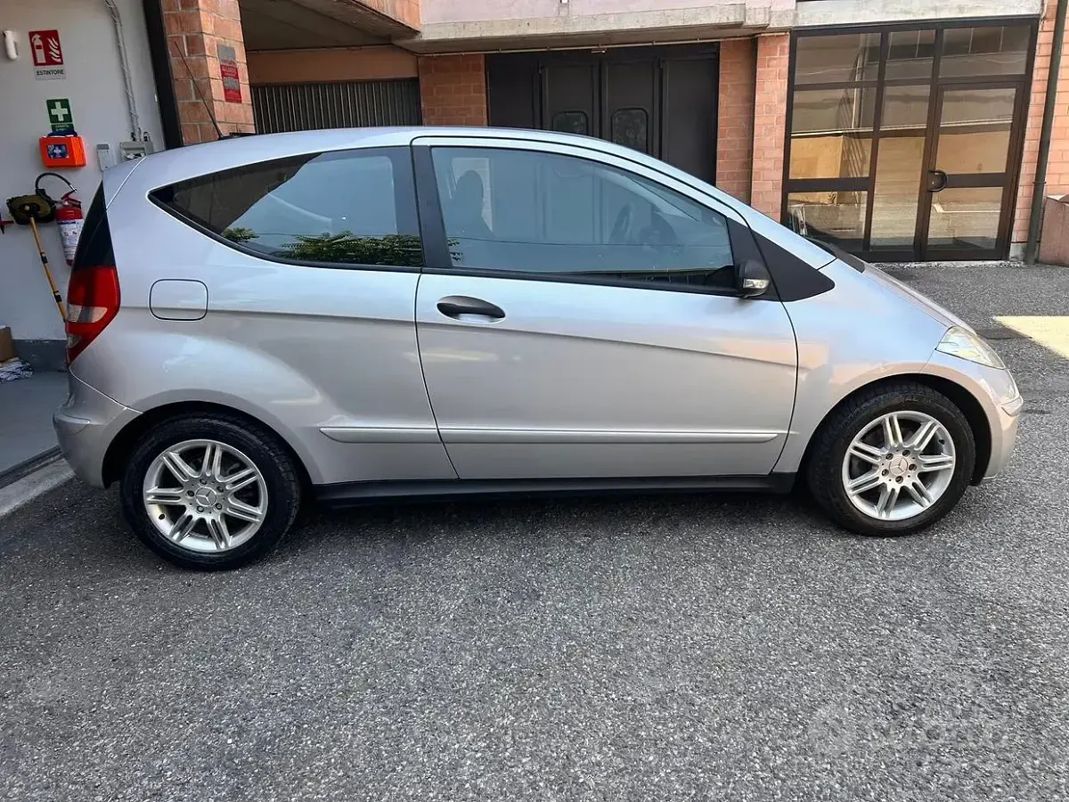 Usata Mercedes A150 Avantgarde 95 CV (69 kW) 2005 Grigio Coupé