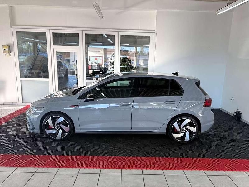 Usata VW Golf VIII GTI 245 CV (180 kW) 2024 Grigio Berlina