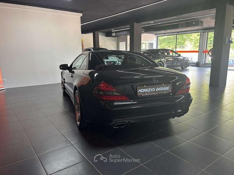 Usata Mercedes SL350 AMG 315 CV (231 kW) 2009 Nero Cabrio