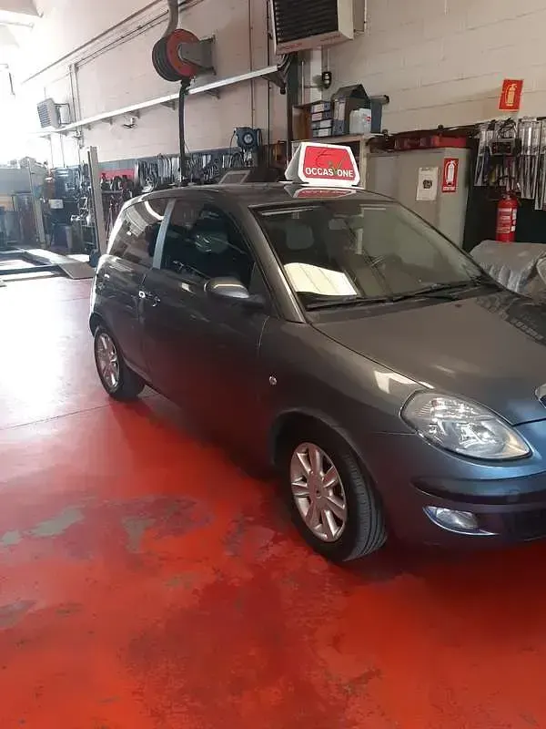 Usata Lancia Ypsilon 60 CV (44 kW) 2004 Utilitaria