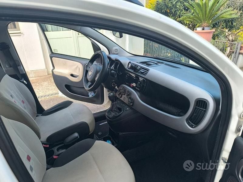 Usata Fiat Panda Lounge 75 CV (55 kW) 2013 Bianco Utilitaria