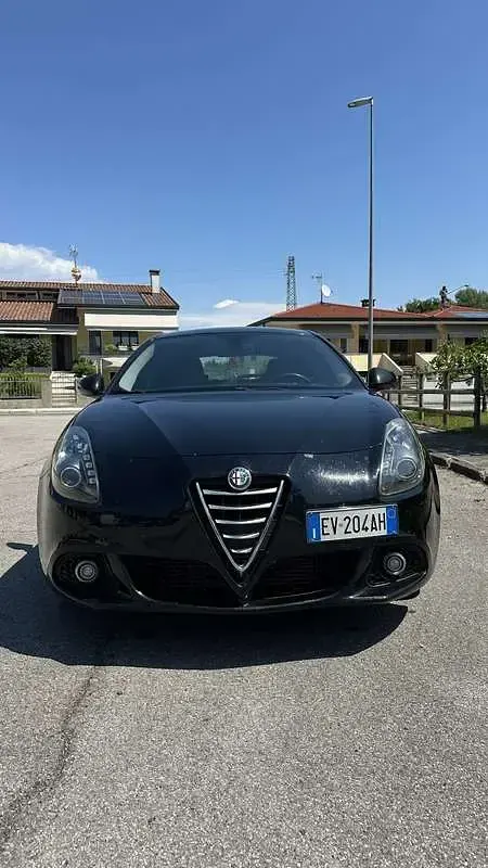 Usata Alfa Romeo Giulietta Distinctive 105 CV (77 kW) 2014 Nero Utilitaria