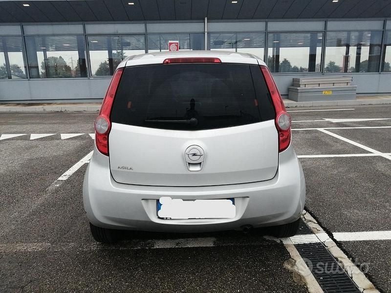 Usata Opel Agila Enjoy 94 CV (69 kW) 2011 Grigio Utilitaria