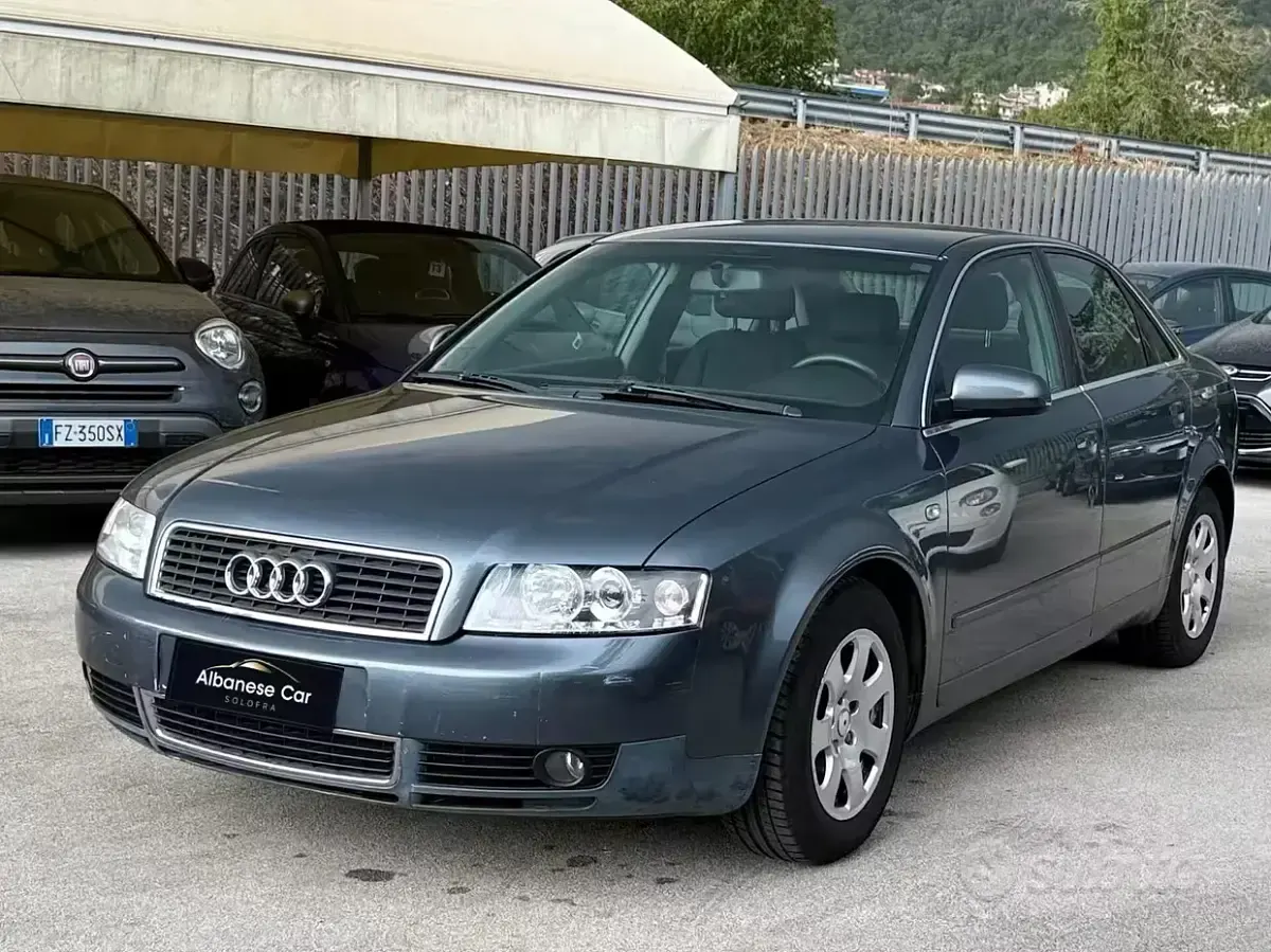 Usata Audi A4 130 CV (95 kW) 2001 Grigio Berlina