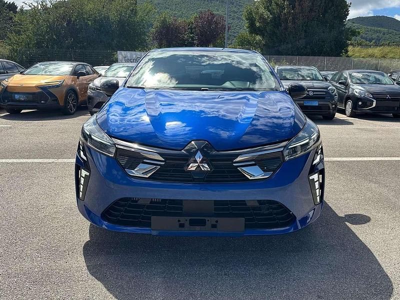 Nuova Mitsubishi Colt Invite 101 CV (74 kW) 2025 Royal blue met Berlina