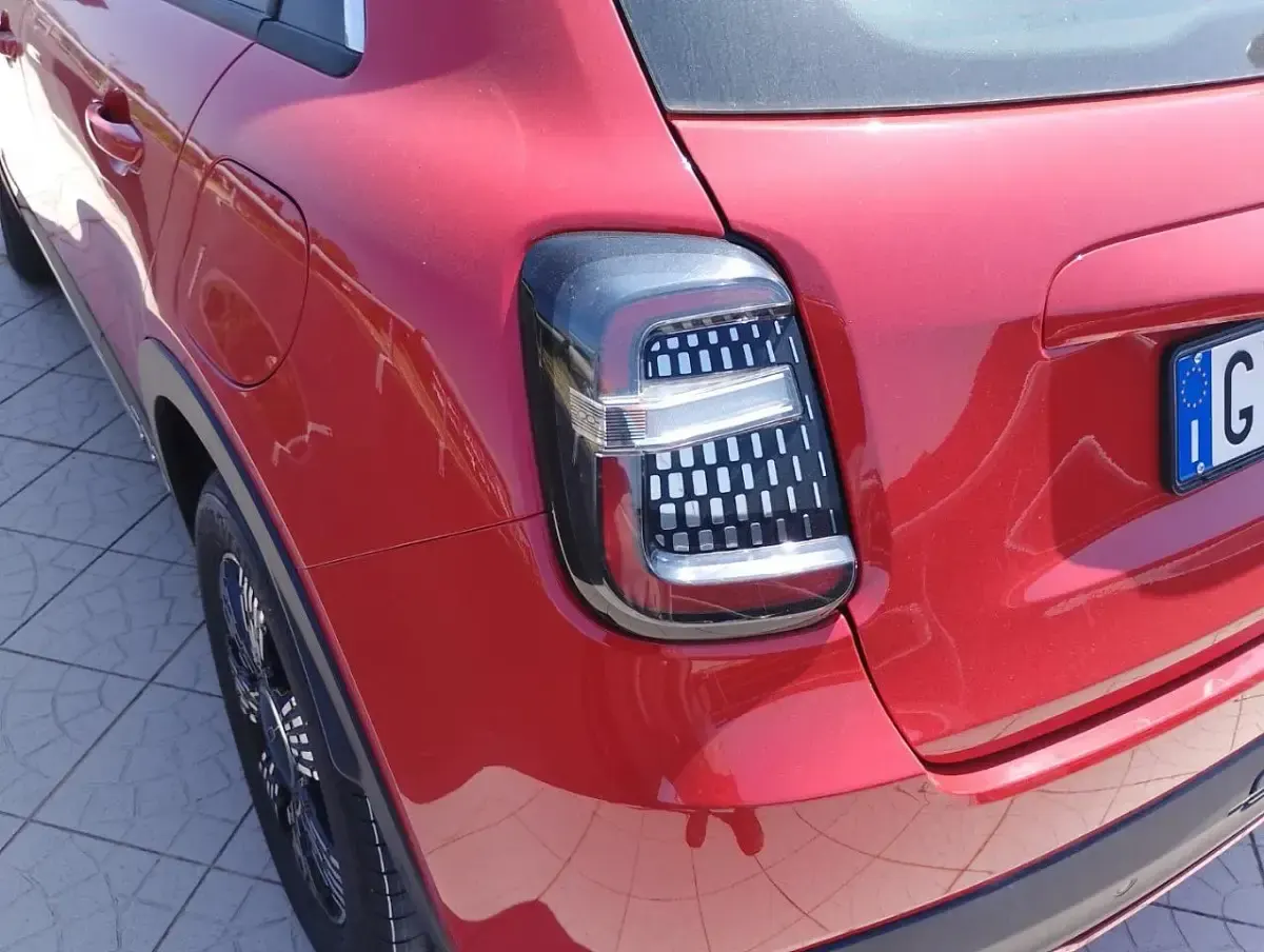 Nuova Fiat 600 101 CV (74 kW) 2025 Rosso SUV
