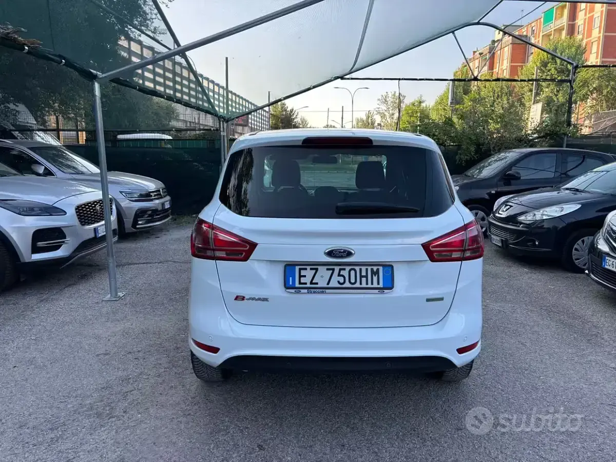 Usata Ford B-MAX Titanium 100 CV (73 kW) 2015 Bianco Monovolume