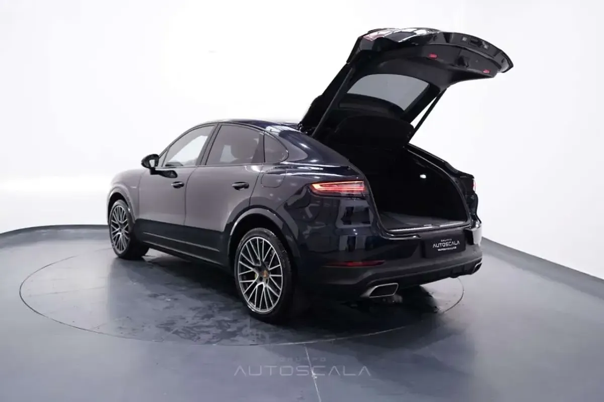 Usata Porsche Cayenne 340 CV (250 kW) 2020 Biskayablau m5e SUV
