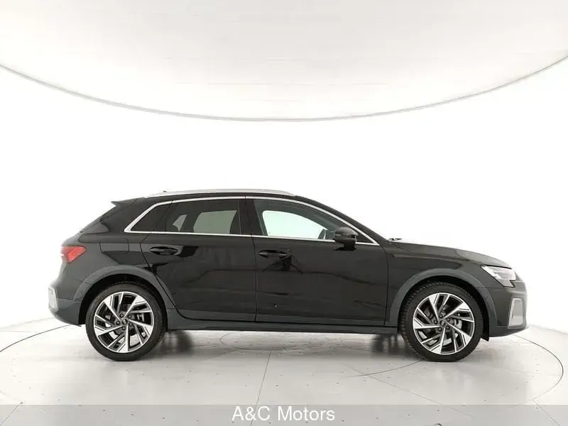Usata Audi A3 e-tron Ambiente 150 CV (110 kW) 2025 Nero Utilitaria