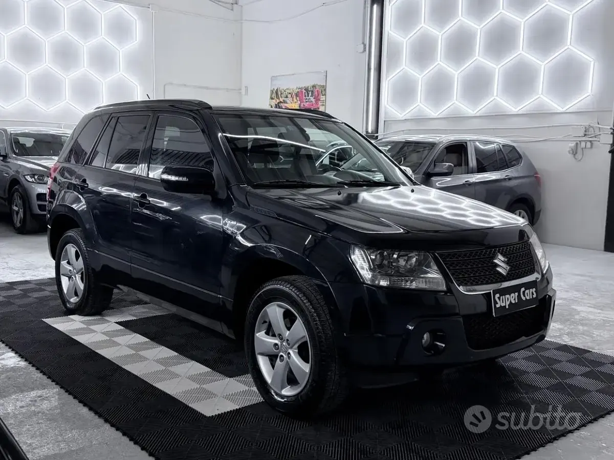 Usata Suzuki Grand Vitara 129 CV (94 kW) 2012 Nero SUV