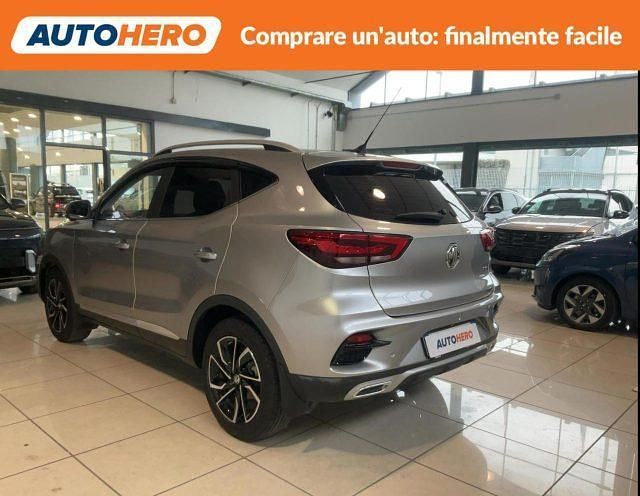 Usata MG ZS Luxury 106 CV (77 kW) 2024 Argento SUV
