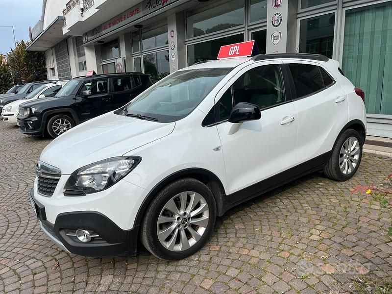 Usata Opel Mokka 140 CV (102 kW) 2016 Bianco SUV