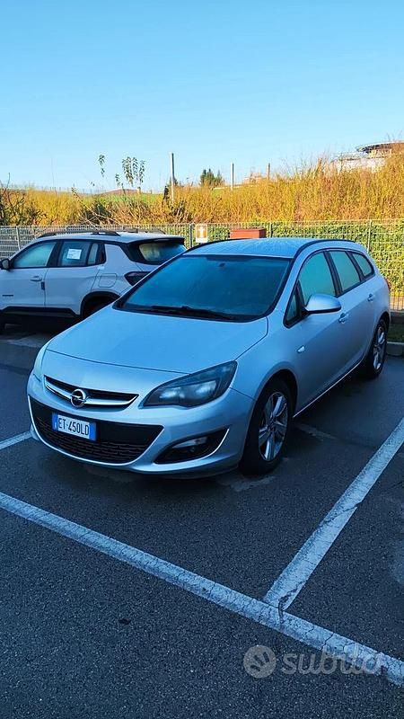 Gebraucht Opel Astra 110 PS (80 kW) 2013 Grau Kombi