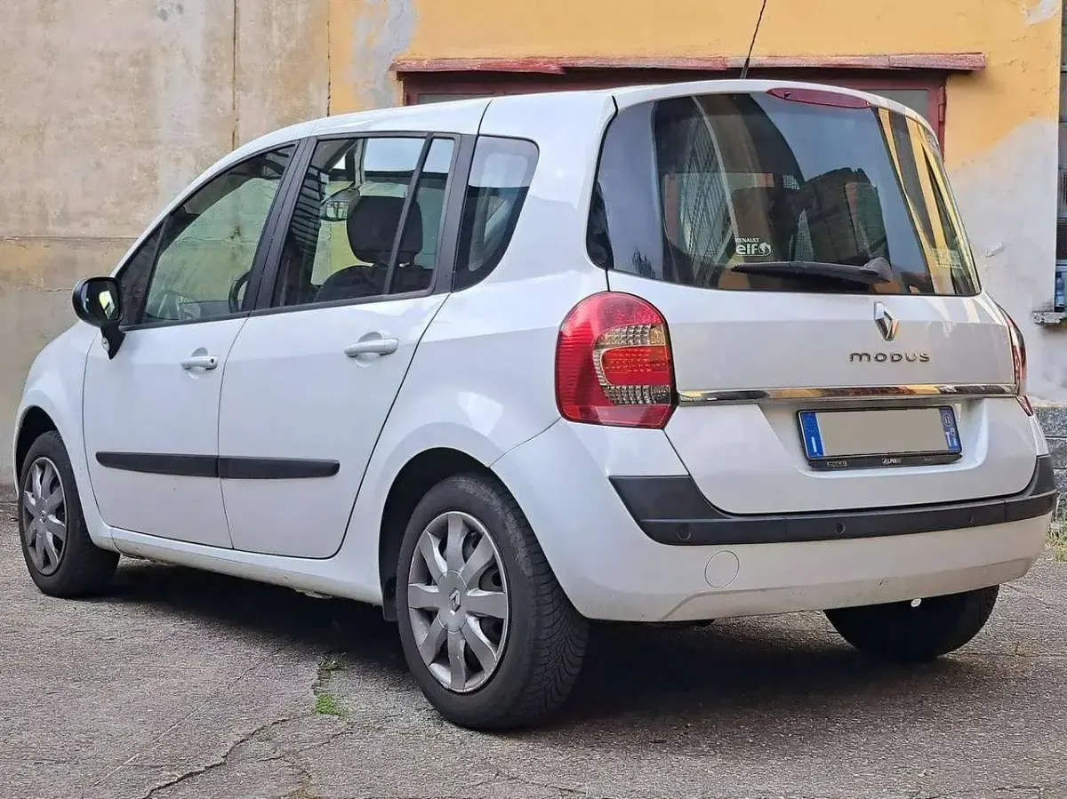 Usata Renault Grand Modus 103 CV (75 kW) 2012 Bianco Monovolume