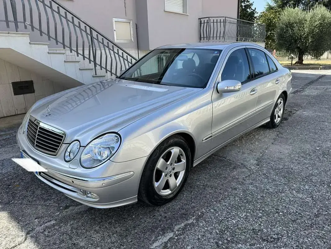 Usata Mercedes E320 Classic 224 CV (164 kW) 2004 Berlina