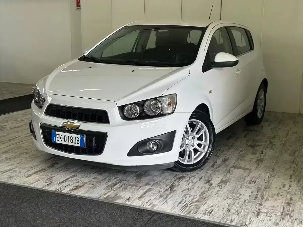 Usata Chevrolet Aveo LTZ 86 CV (63 kW) 2011 Bianco Berlina