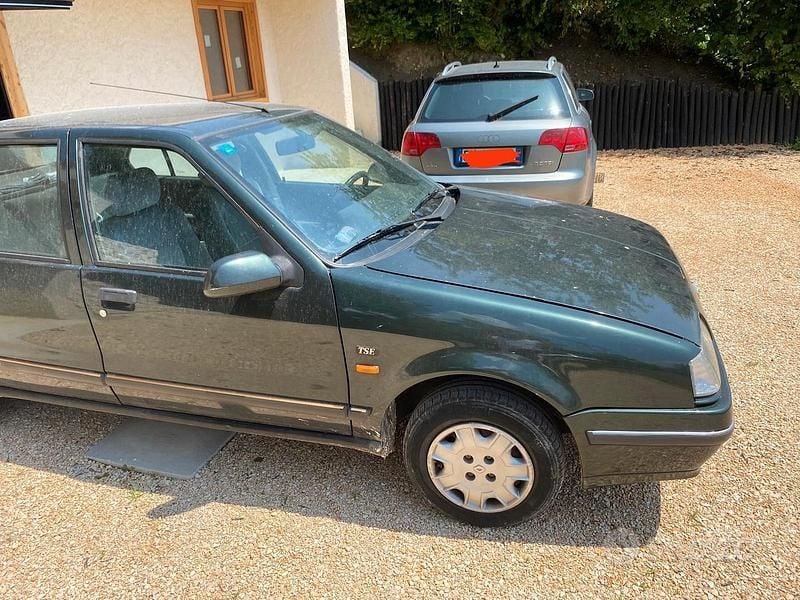 Usata Renault 19 77 CV (56 kW) 1992 Verde Berlina