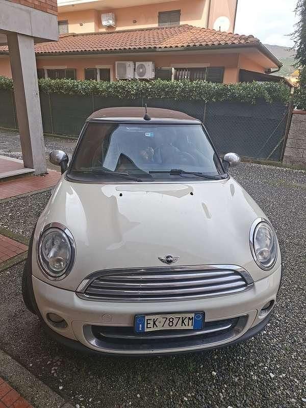 Usata Mini Cooper D Cabriolet 111 CV (81 kW) 2011 Cabrio