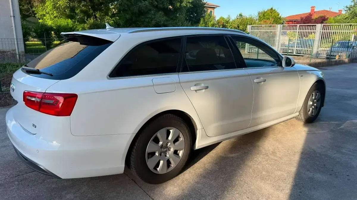 Usata Audi A6 Business Plus 177 CV (130 kW) 2014 Bianco Station wagon