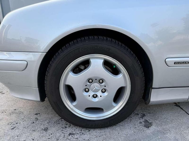 Usata Mercedes CLK200 Elegance 192 CV (141 kW) 2000 Argento Cabrio