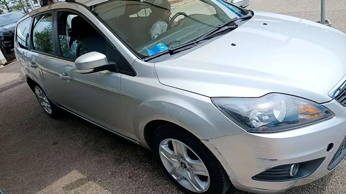 Usata Ford Focus Style 109 CV (80 kW) 2010 Argento Station wagon